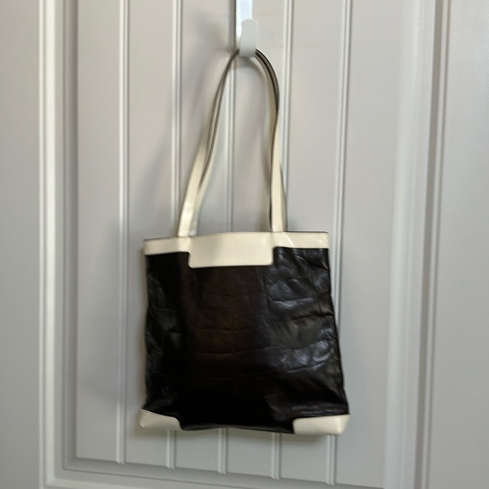 Black and Cream Leather Shoulder Tote - Unbranded